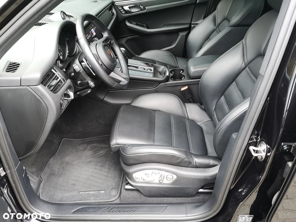 Porsche Macan T - 25