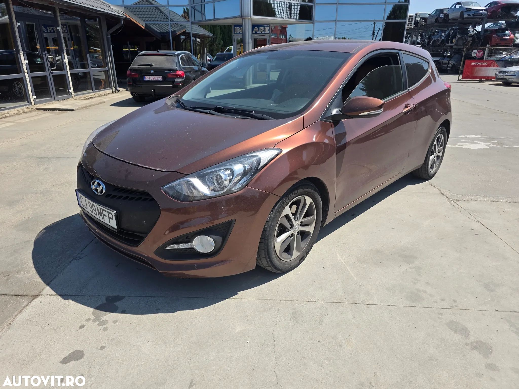 Hyundai i30 1.6 CRDI Exclusive Heat+ - 1