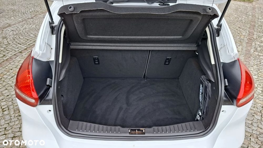 Ford Focus 1.0 EcoBoost Trend - 27