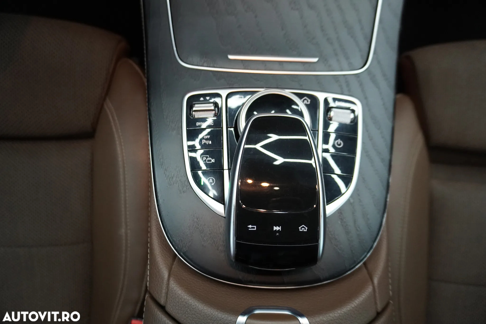 Mercedes-Benz E 250 9G-TRONIC - 26