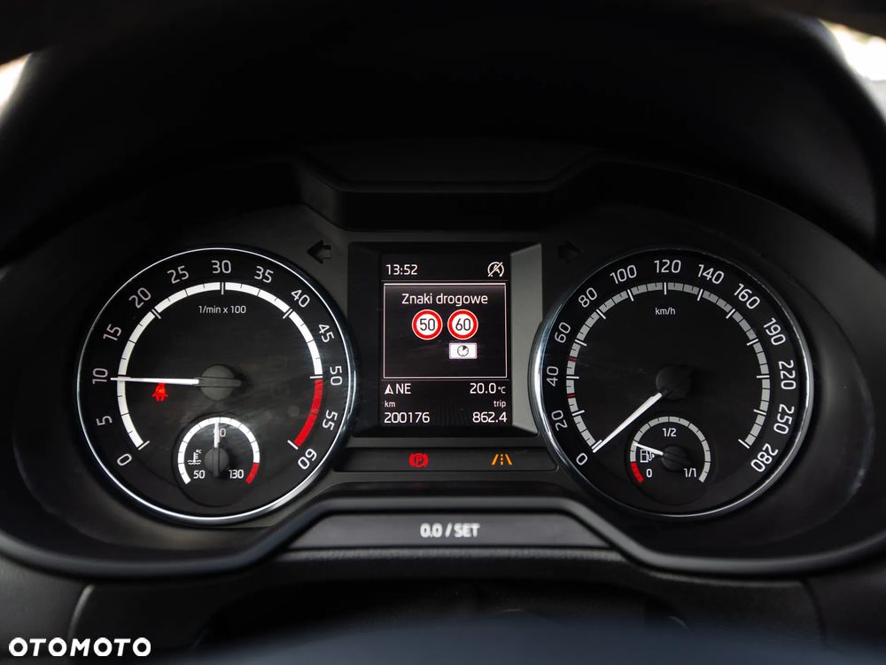 Skoda Octavia 2.0 TDI (Green tec) RS - 25