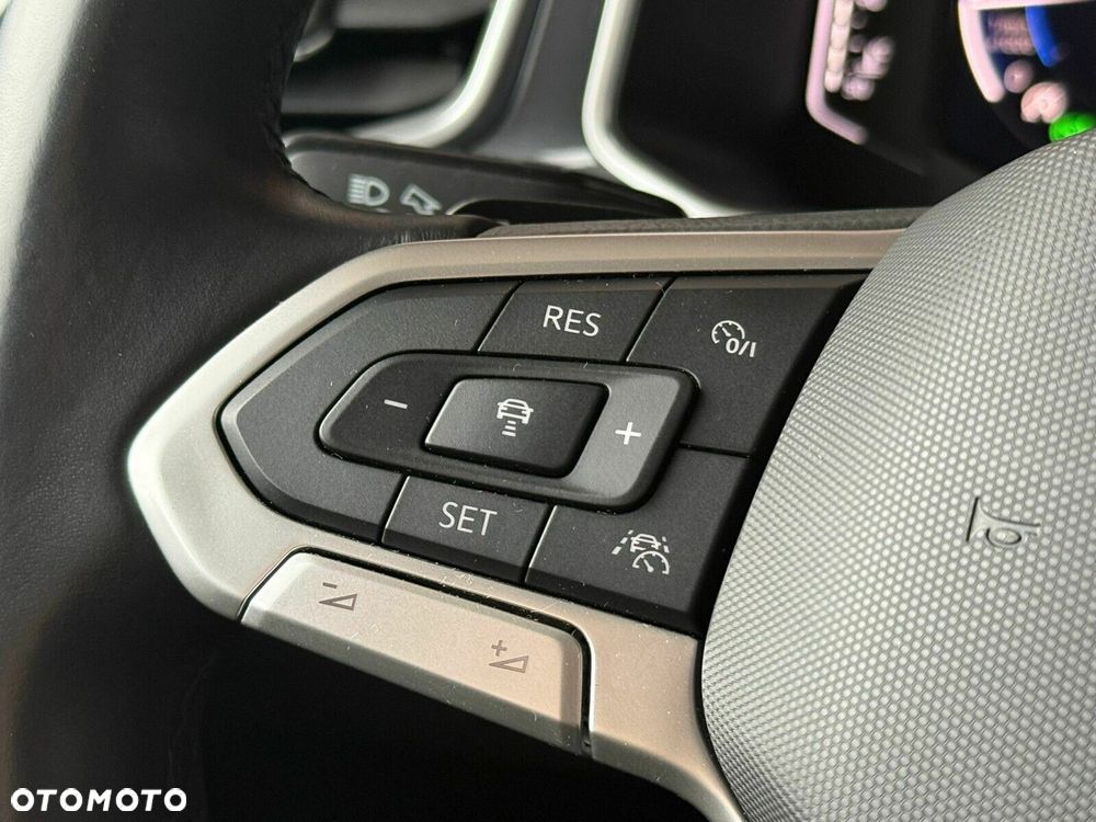 Volkswagen T-Roc - 15