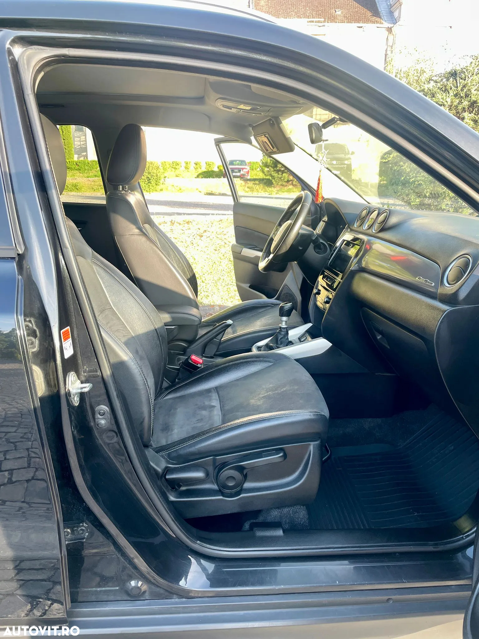 Suzuki Vitara 1.6 DDIS 4X4 Luxus - 12