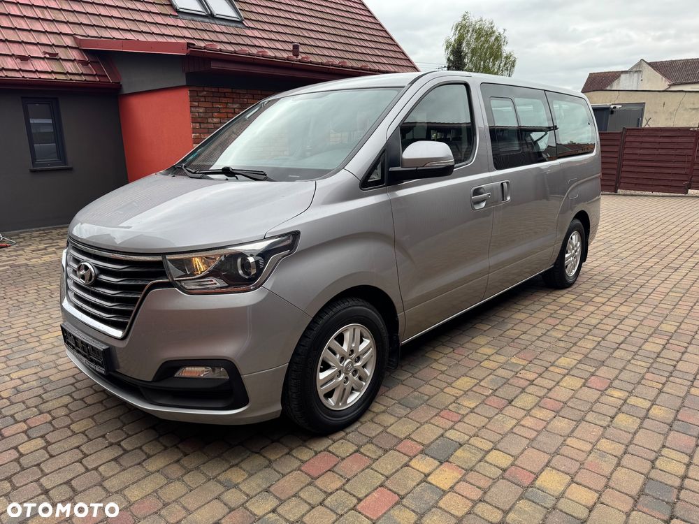 Hyundai H-1 2.5 CRDi Travel Comfort - 2