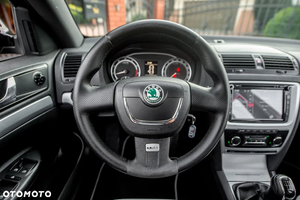 Skoda Octavia 2.0 TSI RS - 23