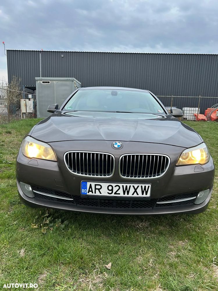 BMW Seria 5 525d Aut. - 9