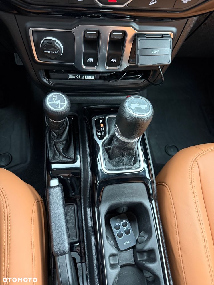 Jeep Wrangler - 12