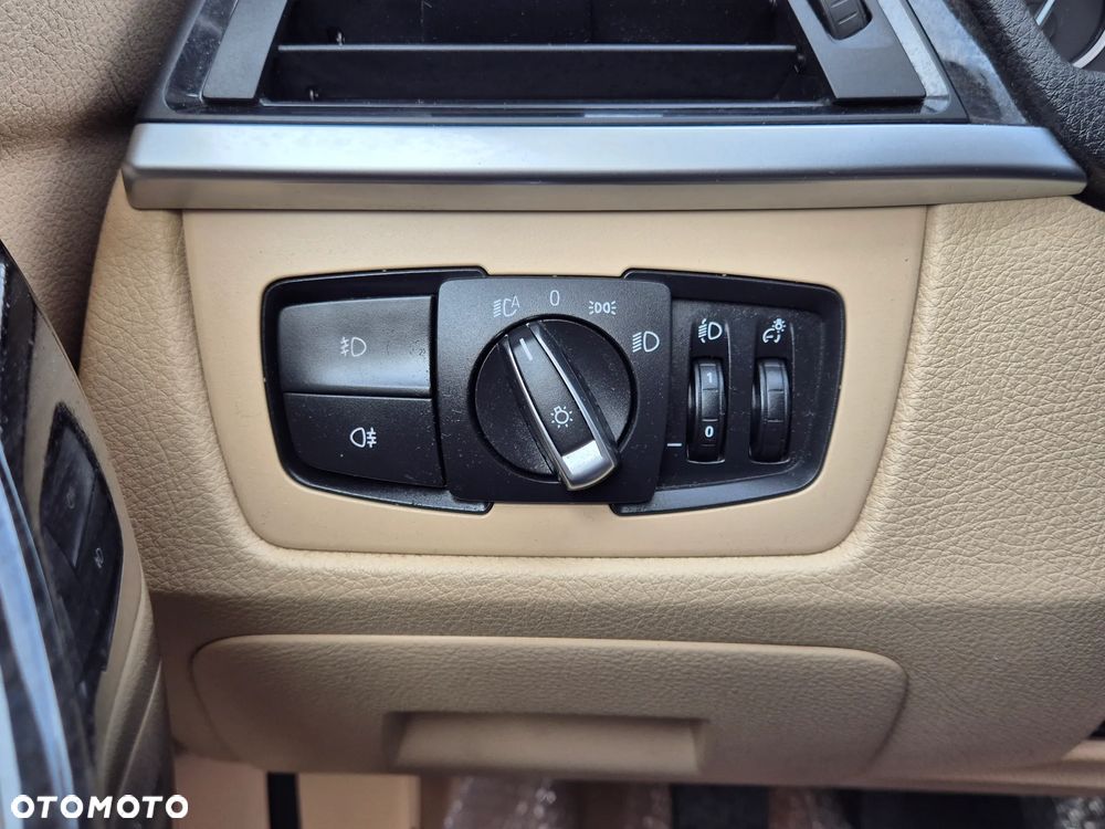 BMW Seria 3 318d Luxury Line - 12