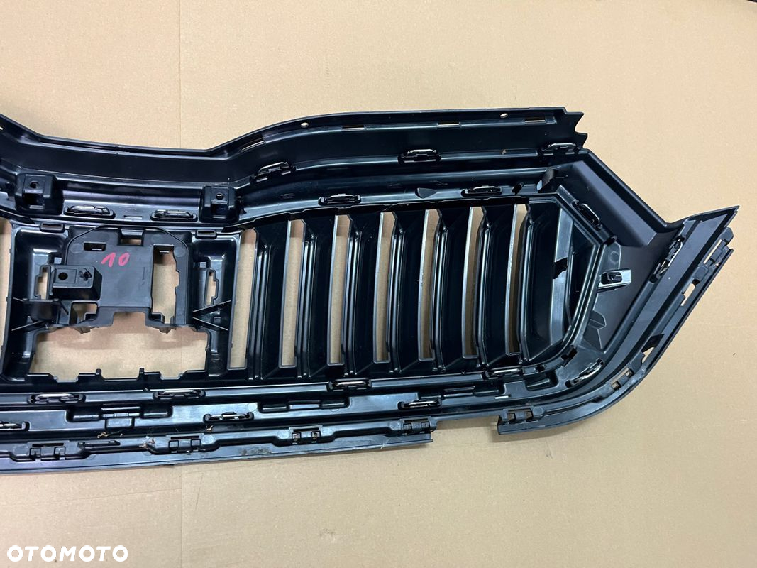 GRILL SKODA OCTAVIA IV ATRAPA ZDERZAKA OCTAVIA IV GRILL 2019-2024 - 11