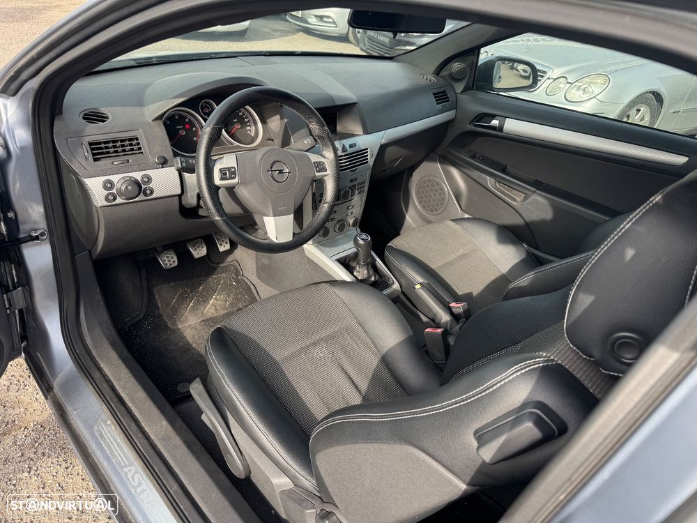 Opel Astra GTC 1.3 CDTi - 10
