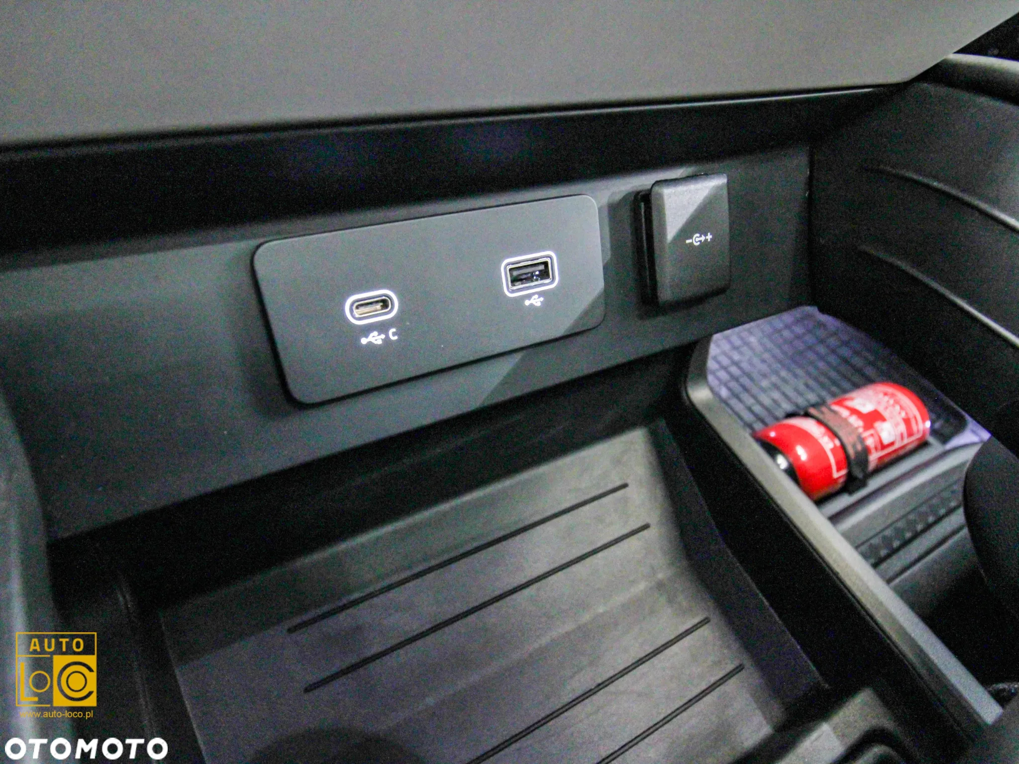 Land Rover Defender - 37