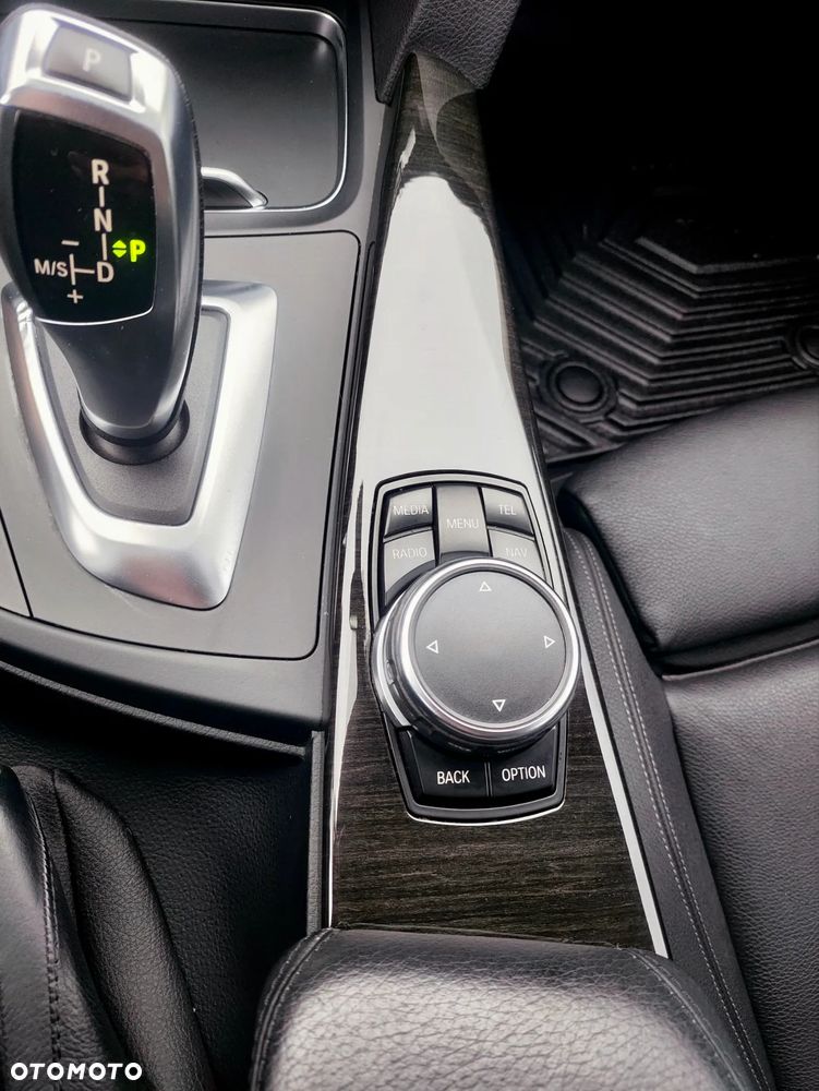 BMW Seria 3 320d Luxury Line Purity - 21