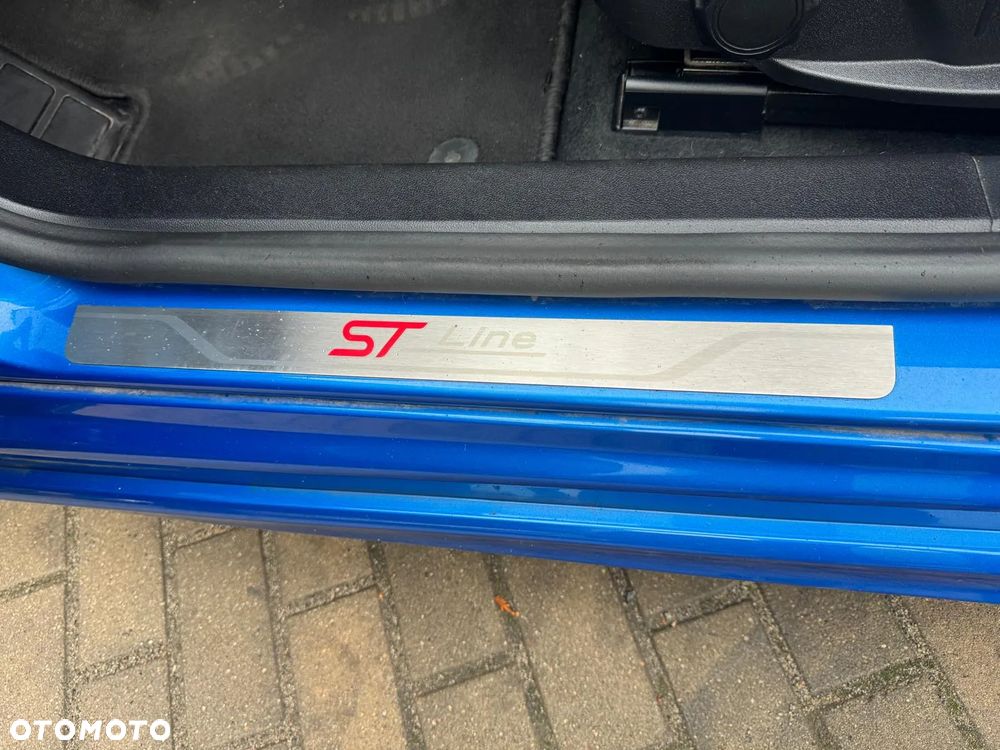 Ford Focus 1.0 EcoBoost ST-Line X - 22