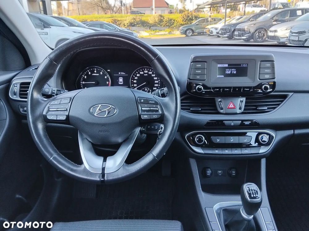 Hyundai i30 1.5 DPI Classic + - 11