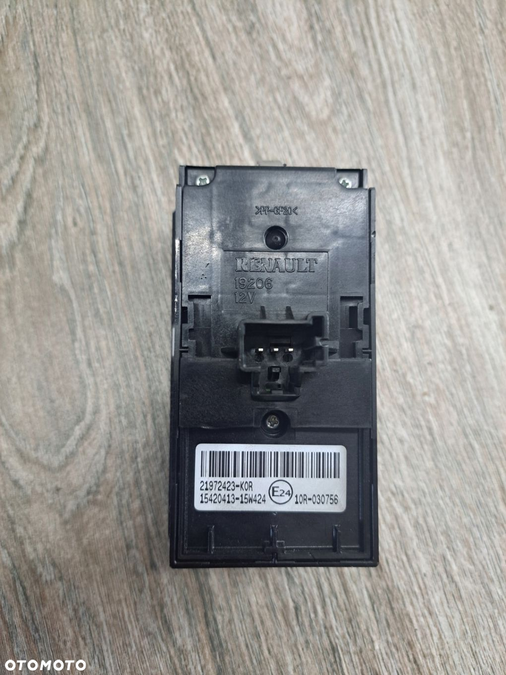 PRZEŁĄCZNIK SZYB PANEL RENAULT GAMA T RANGE C K D - 3