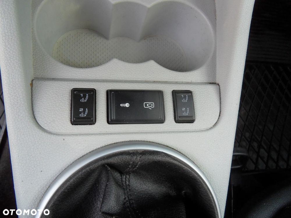 Skoda Roomster 1.4 16V Style PLUS EDITION - 19