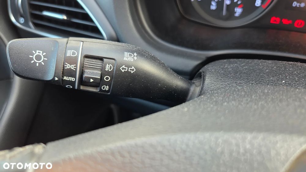 Hyundai i30 1.5 DPI Classic + - 17