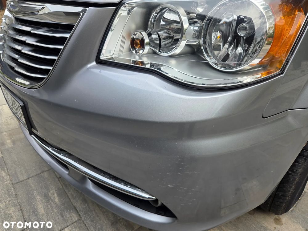 Chrysler Town & Country - 15