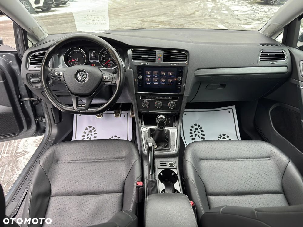 Volkswagen Golf - 26