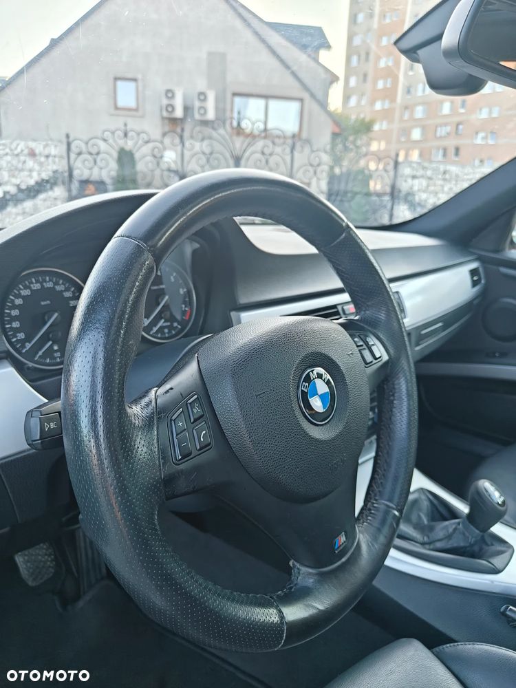 BMW Seria 3 320i - 26