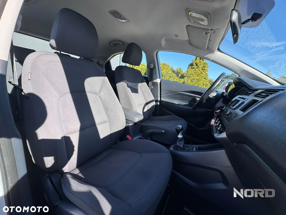 Kia Rio 1.2 L - 14