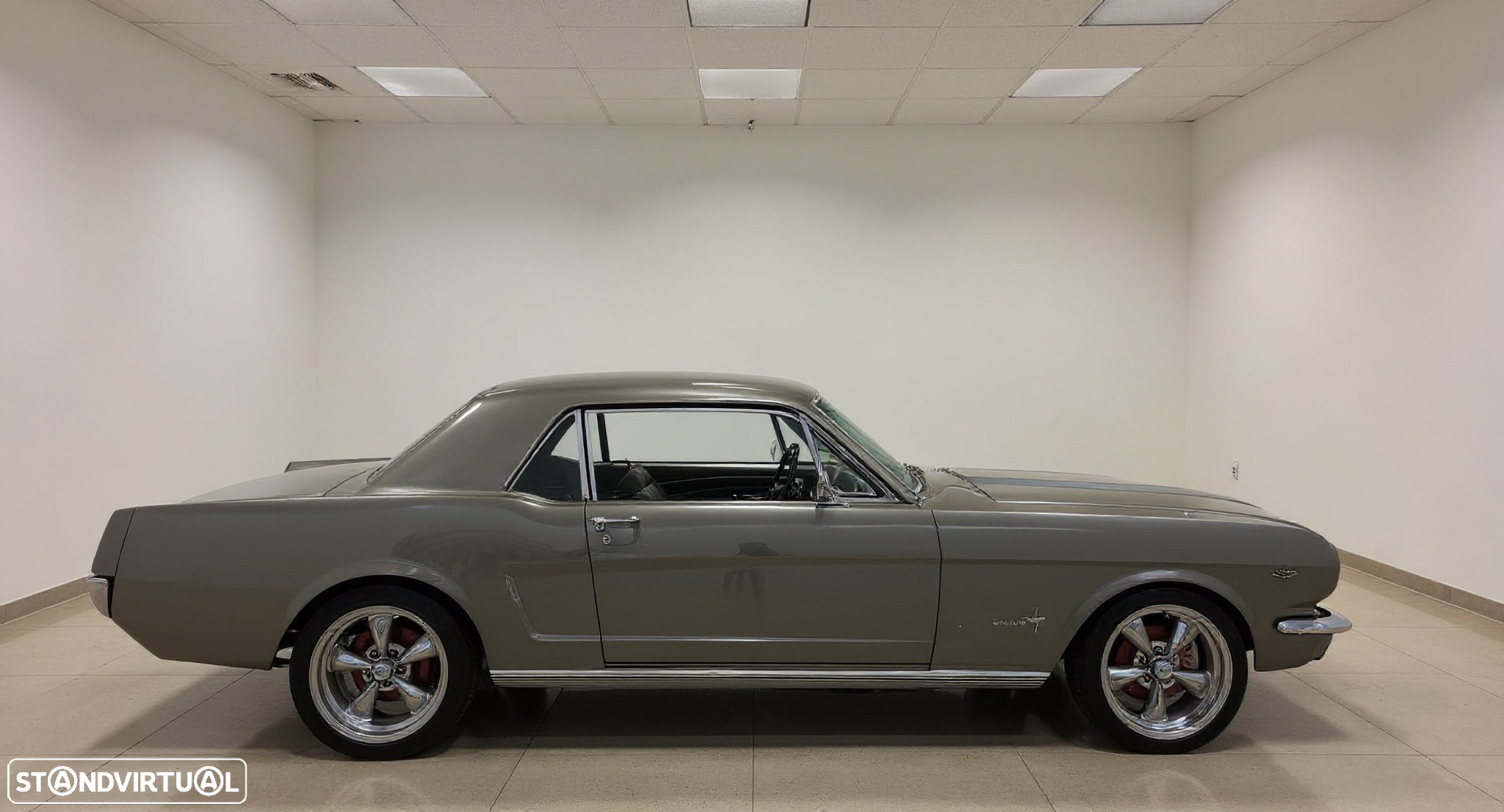 Ford Mustang - 6