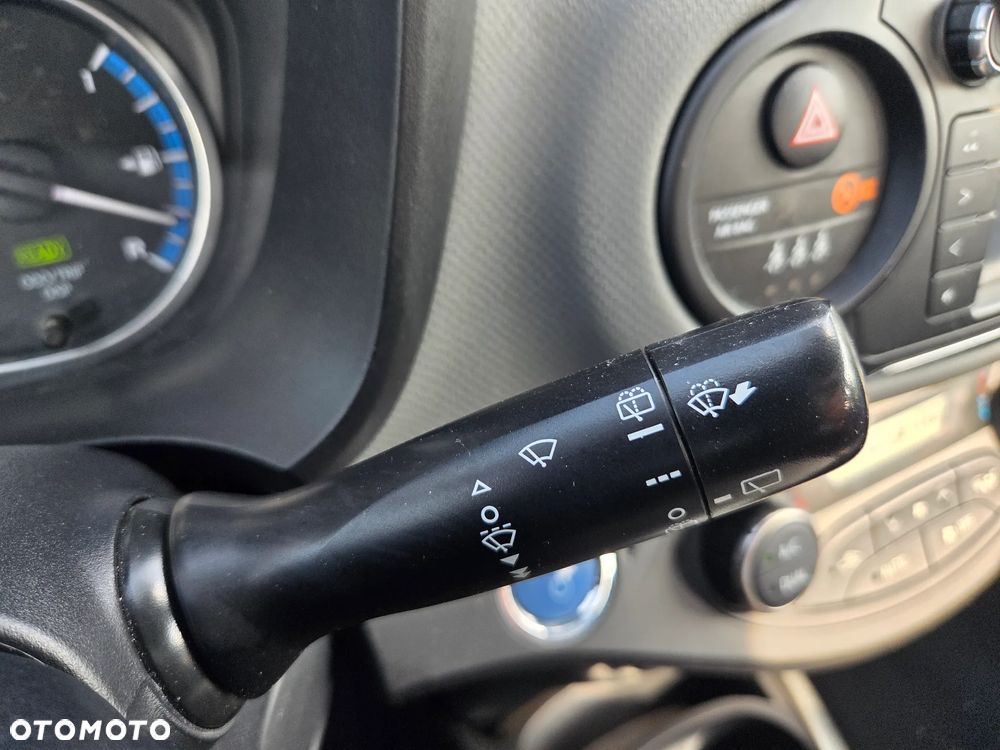 Toyota Yaris Hybrid 100 Premium EU6 - 21