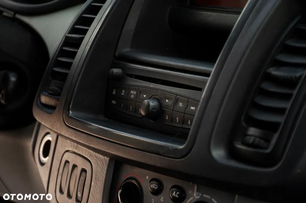 Opel VIVARO - 27