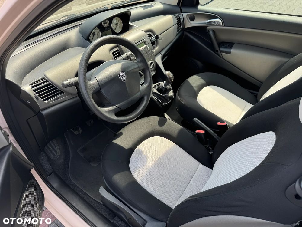 Lancia Ypsilon 1.2 16v Class - 18