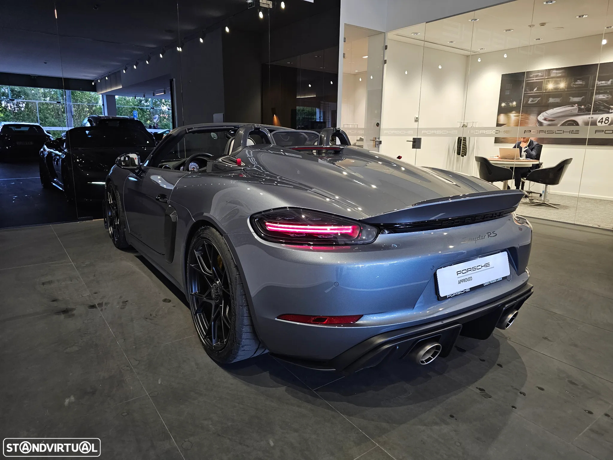 Porsche 718 Spyder - 10