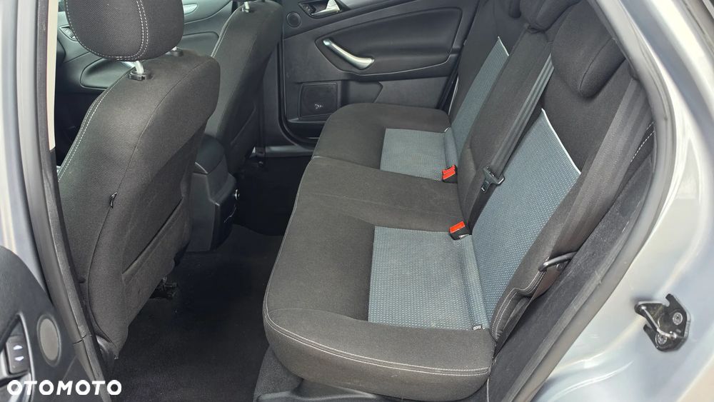 Ford Mondeo SW - 13