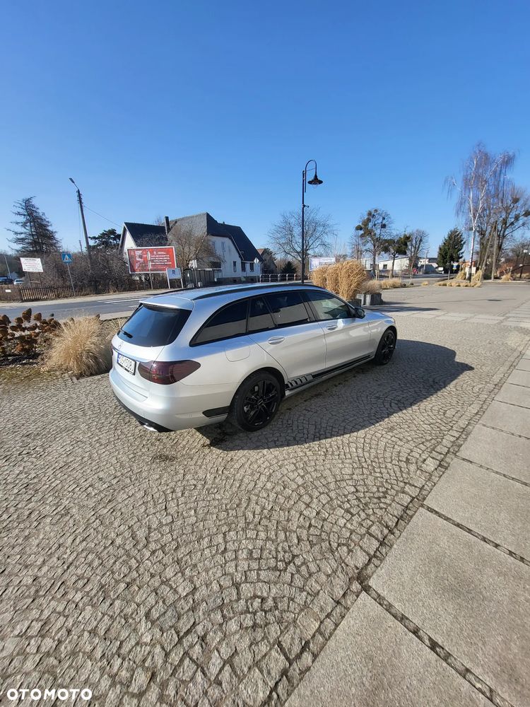 Mercedes-Benz Klasa C 220 d 4MATIC 9G-TRONIC - 26