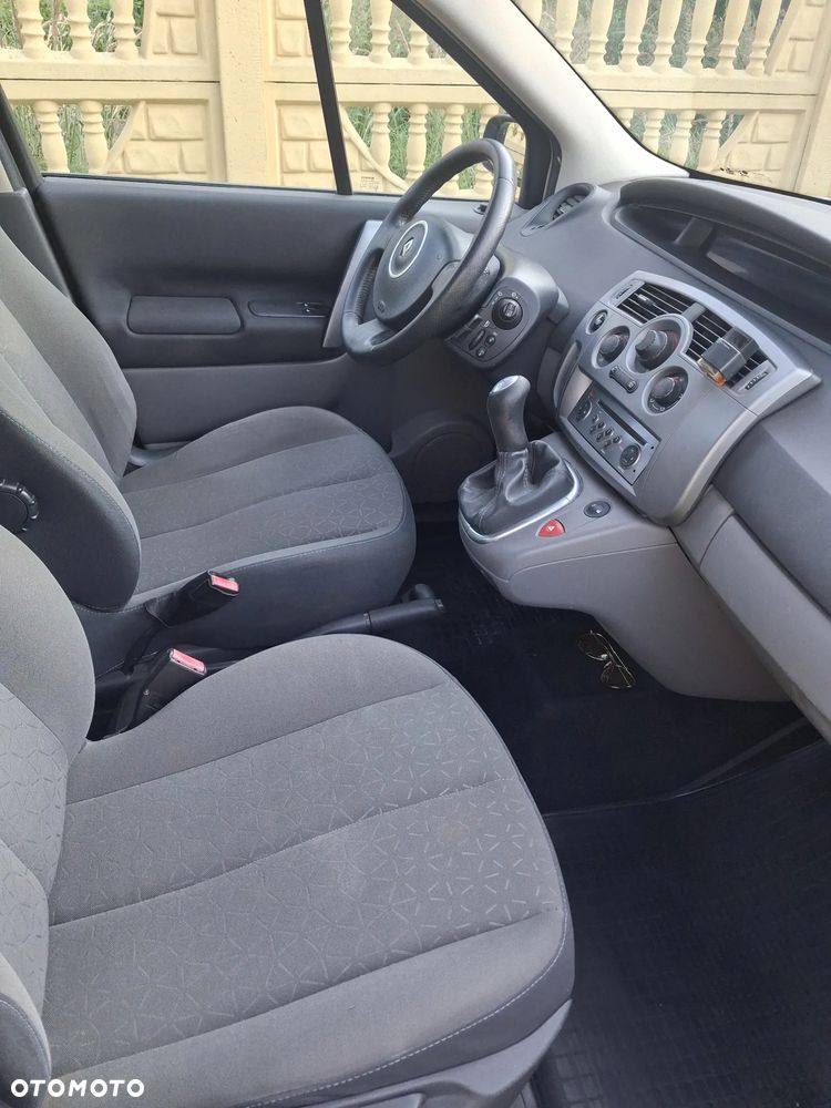 Renault Scenic 1.6 16V Authentique - 8