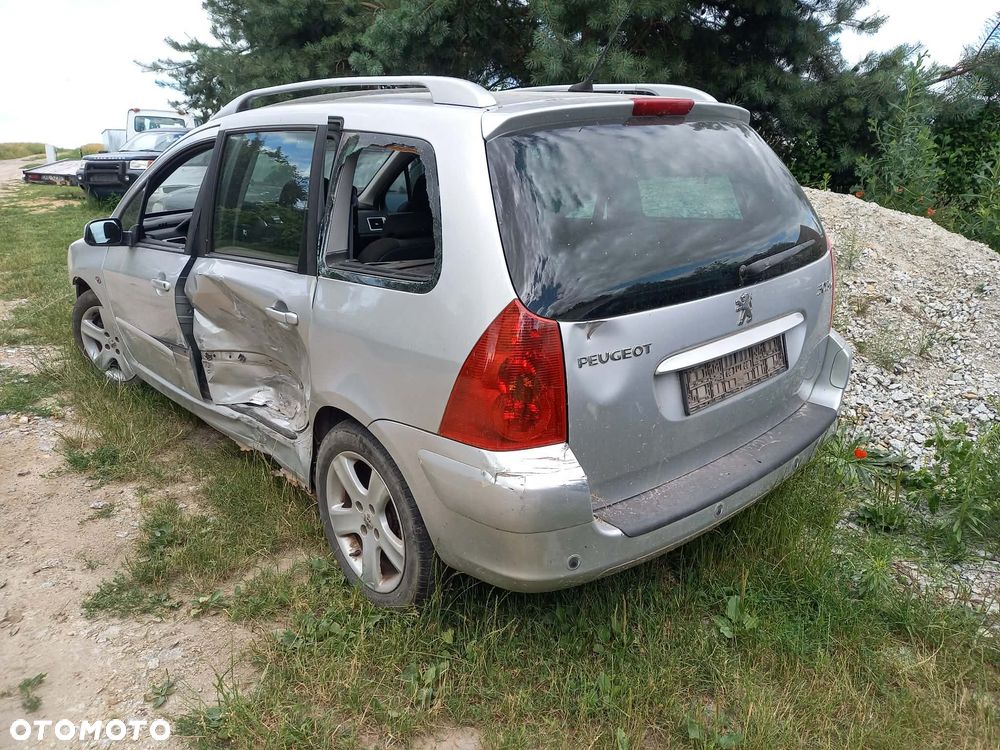 części PEUGEOT 307 SW EZRC kombi 1.6 benzyna 2003r. LAMPY tył prawa lewa - 2