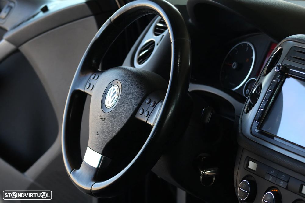 VW Tiguan 2.0 TDI Sport 4Motion - 25