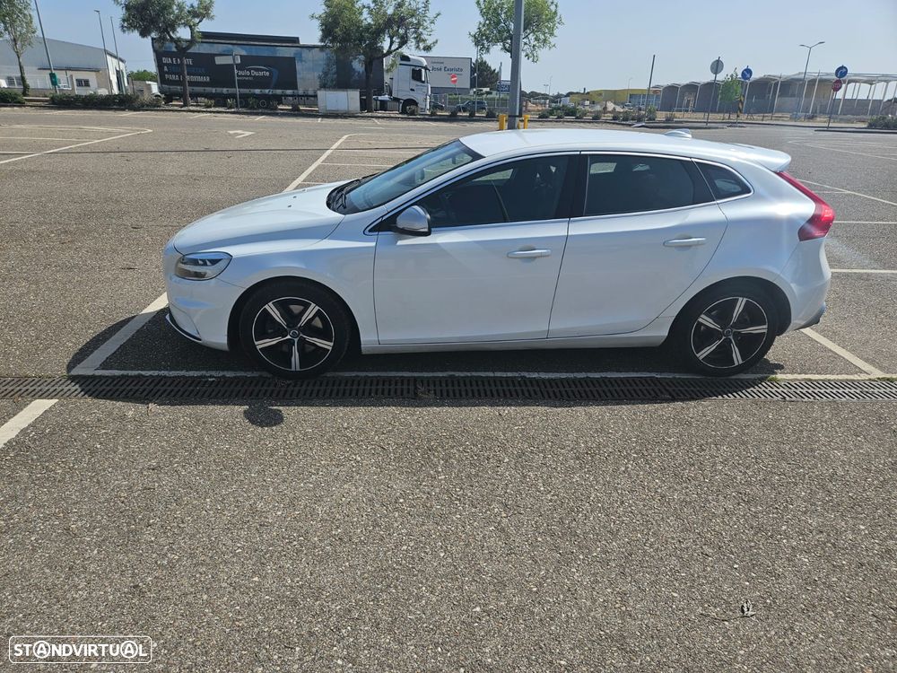 Volvo V40 2.0 D3 R-Design - 1