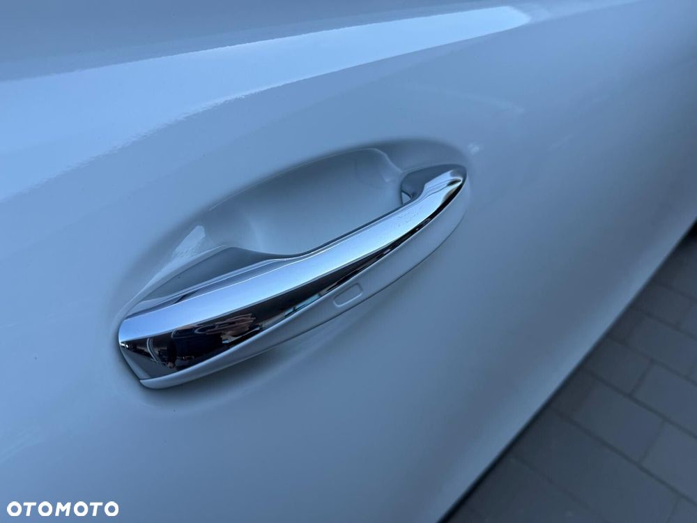 Mercedes-Benz GLB - 14