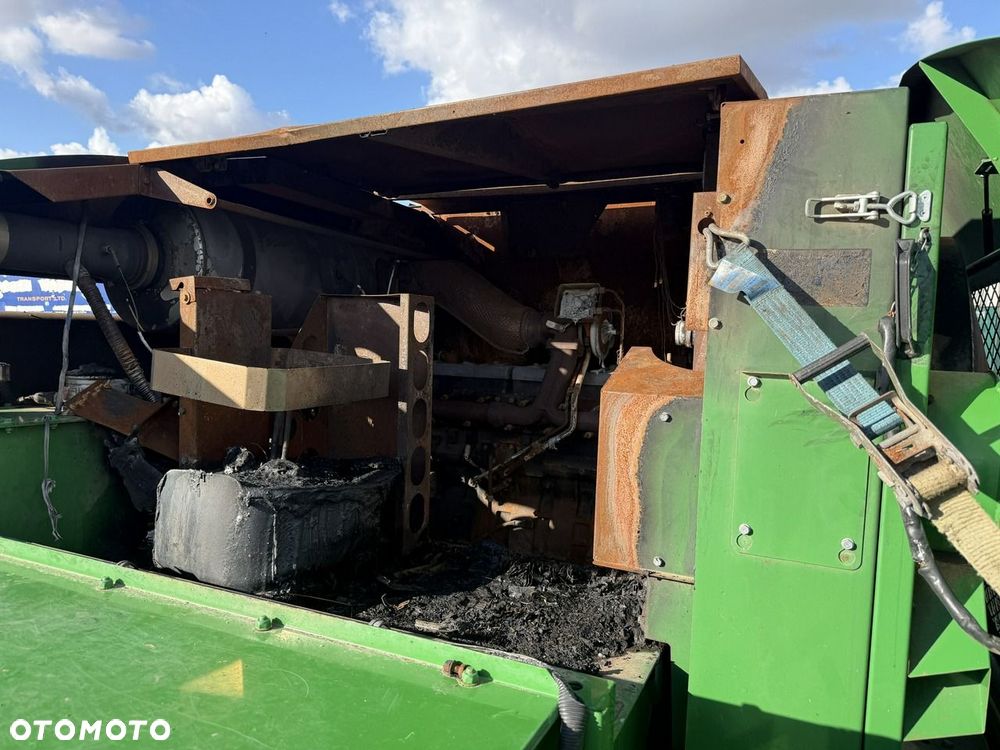 John Deere w440 - 4