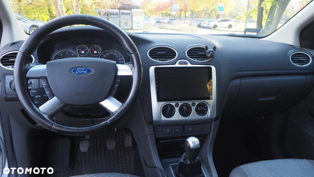Ford Focus 1.6 16V Trend - 14
