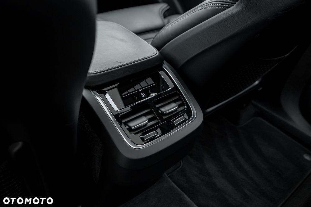 Volvo XC 90 B5 D AWD Ultimate Bright - 20