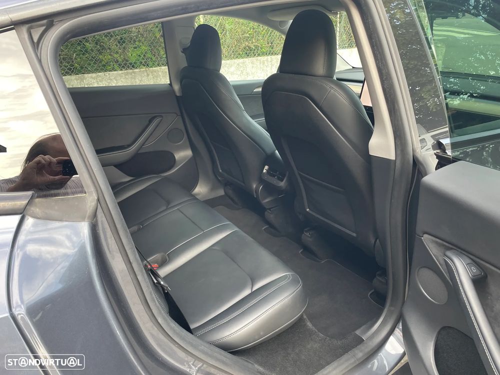 Tesla Model Y RWD - 25