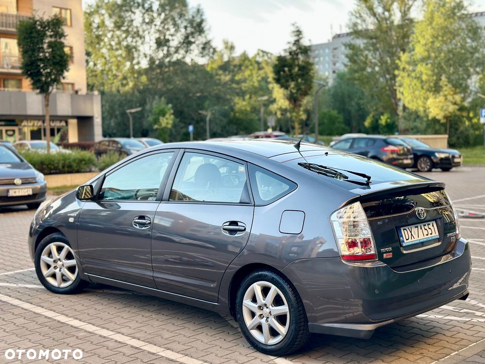 Toyota Prius 1.5 VVT-i Sol - 3