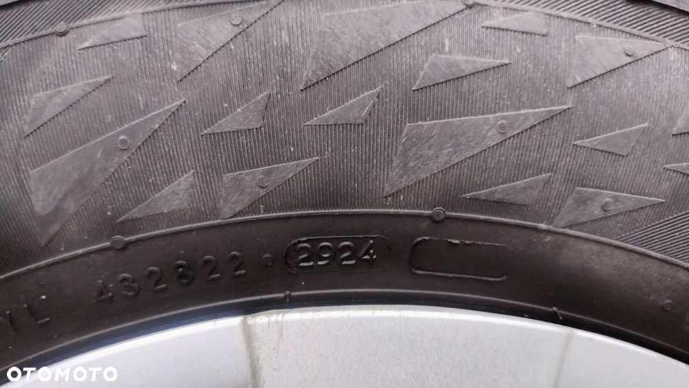 Toyota Auris 1.4 D-4D Terra EU5 - 17