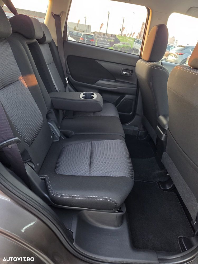 Mitsubishi Outlander - 6
