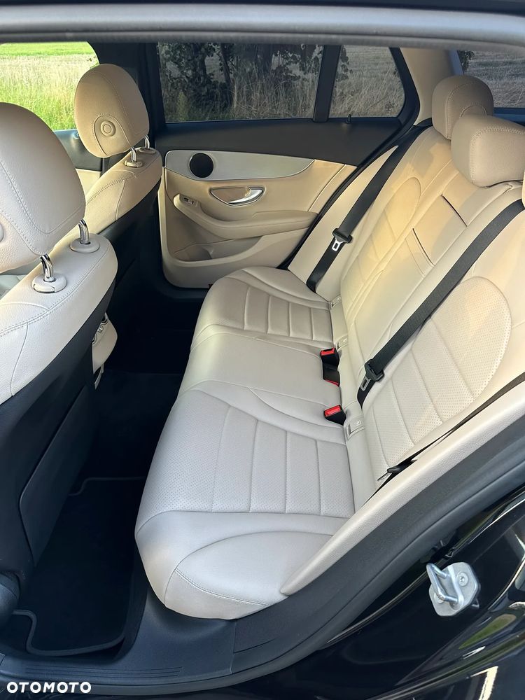 Mercedes-Benz Klasa C 200 4MATIC 9G-TRONIC - 23