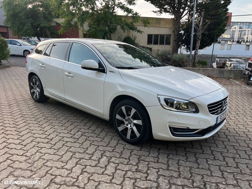 Volvo V60 D6 Plug-In-Hybrid AWD Geartronic Pure Limited - 6