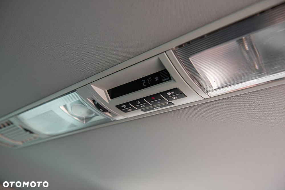 Volkswagen Caravelle 2.0 BiTDI L1 Comfortline 4Motion DSG - 24