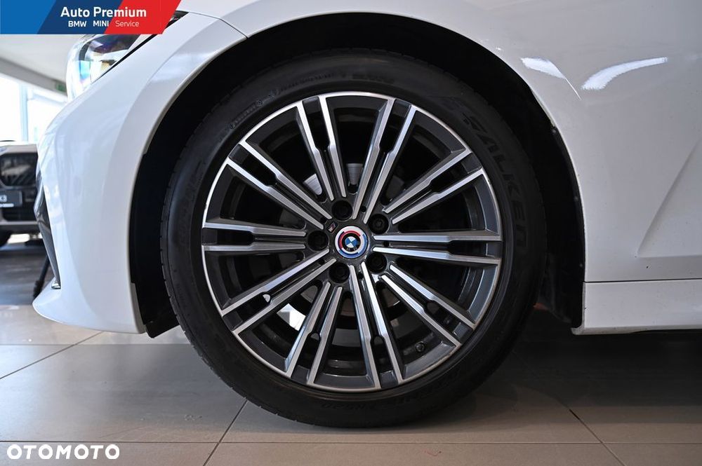 BMW Seria 3 318i - 22