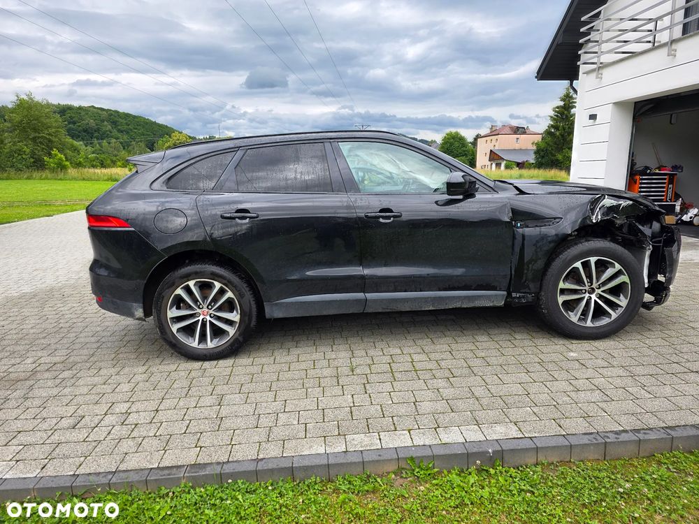 Jaguar F-Pace 25t AWD Prestige - 4