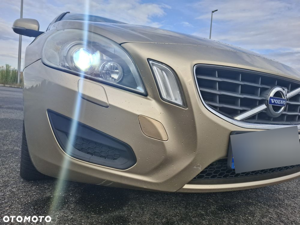 Volvo V60 D3 R-Design - 21